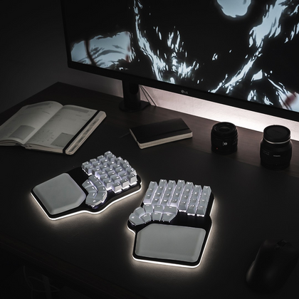 Black Dygma Defy with white keycaps and white RGB